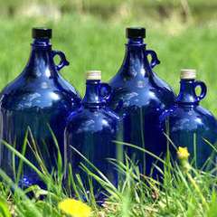 2 und 5 Liter Glasflasche blau